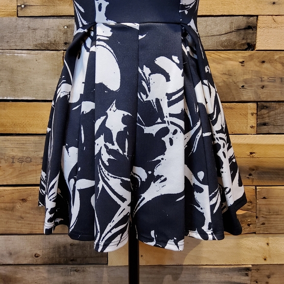 TopShop Patterned Romper - Picture 4 of 8